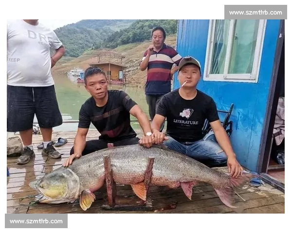 钓获 1.1 米巨鲶后放生：乐山男子用行动诠释生态垂钓新境界